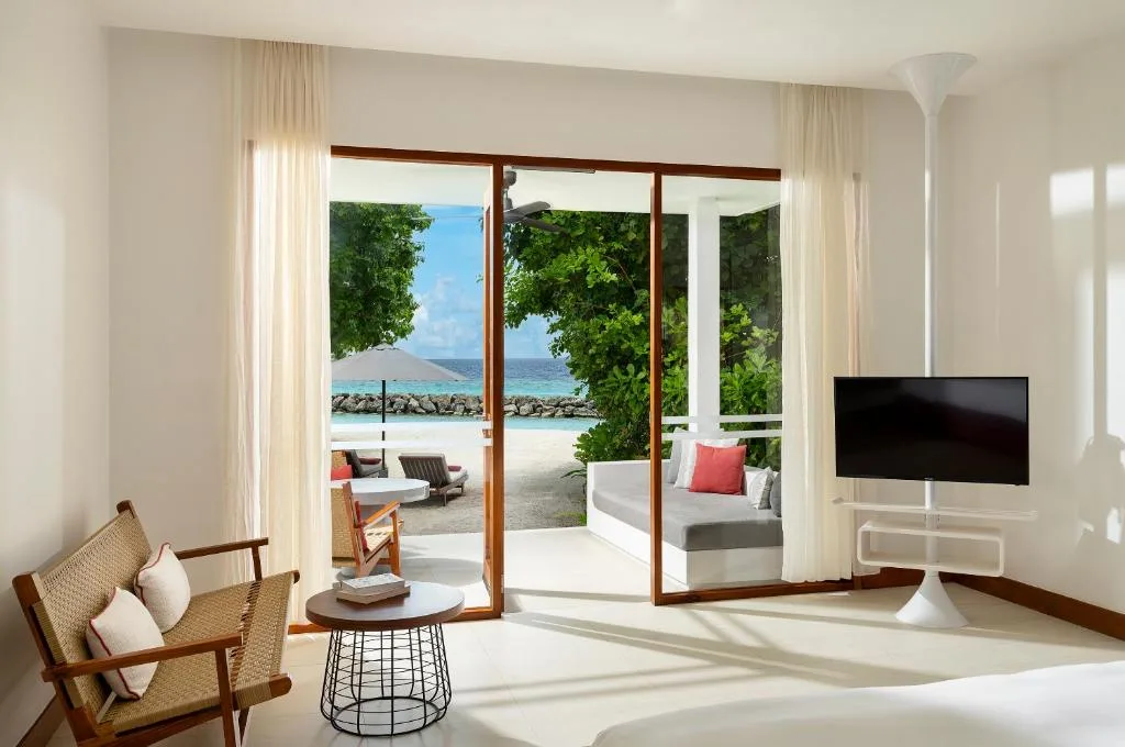 Niva Dhigali Maldives: another view