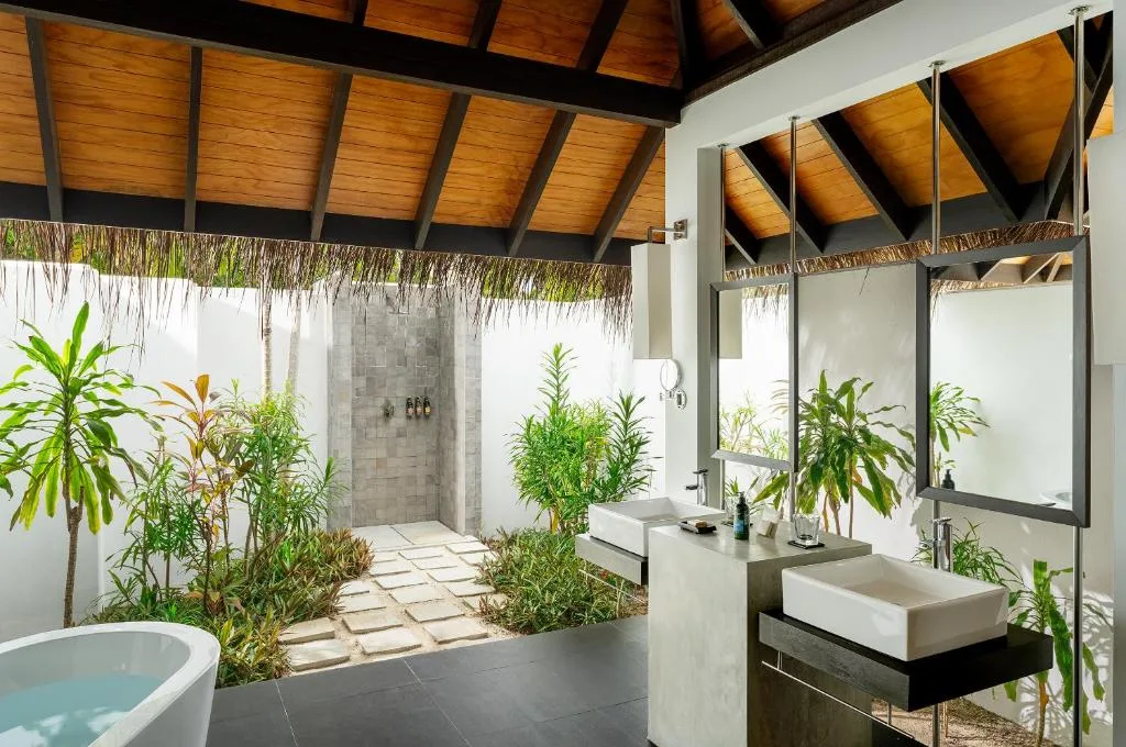 Niva Velassaru Maldives: another view