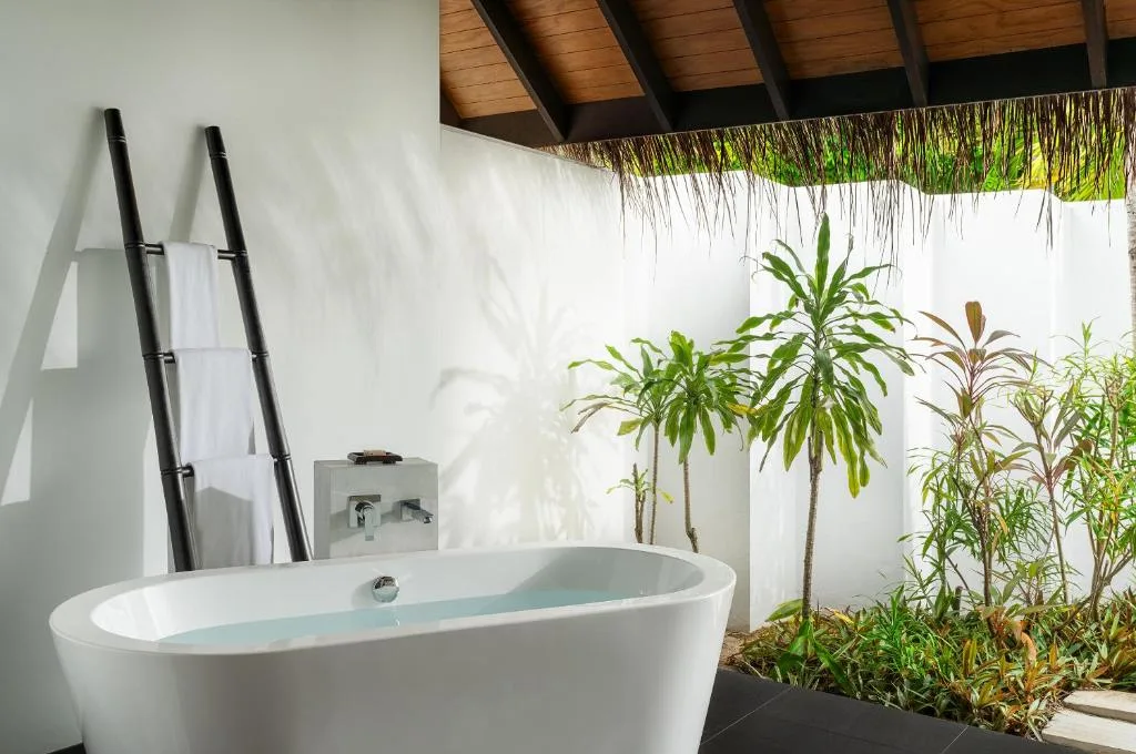 Niva Velassaru Maldives: another view