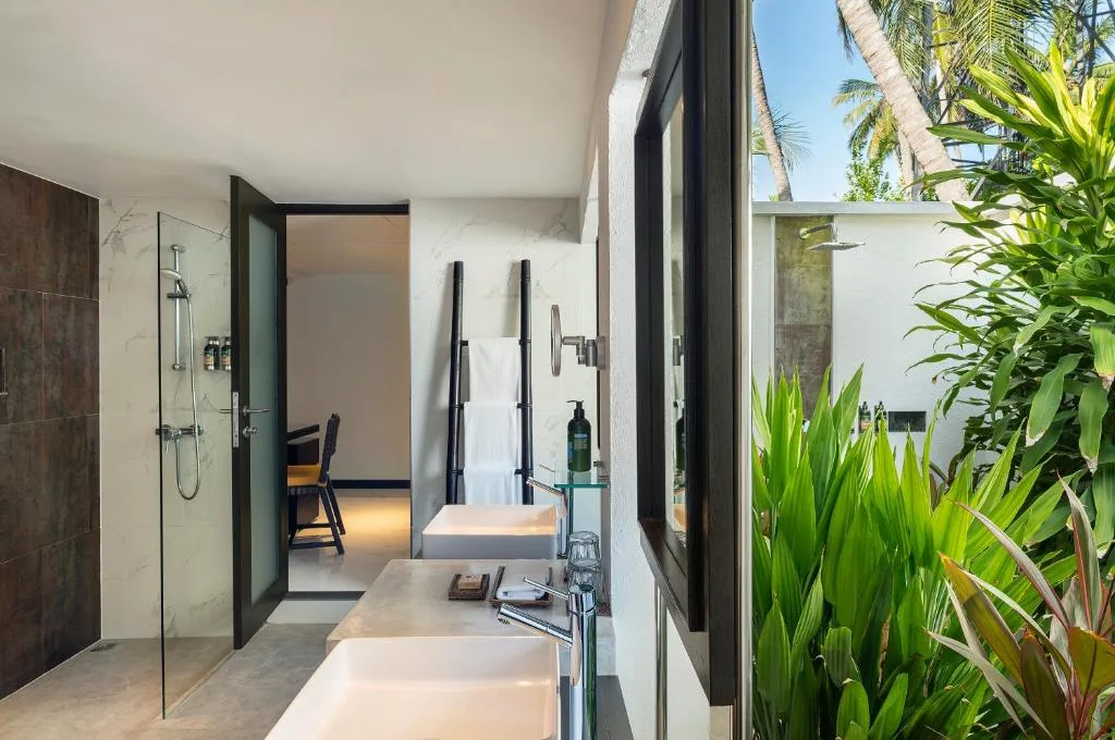 Niva Velassaru Maldives: another view