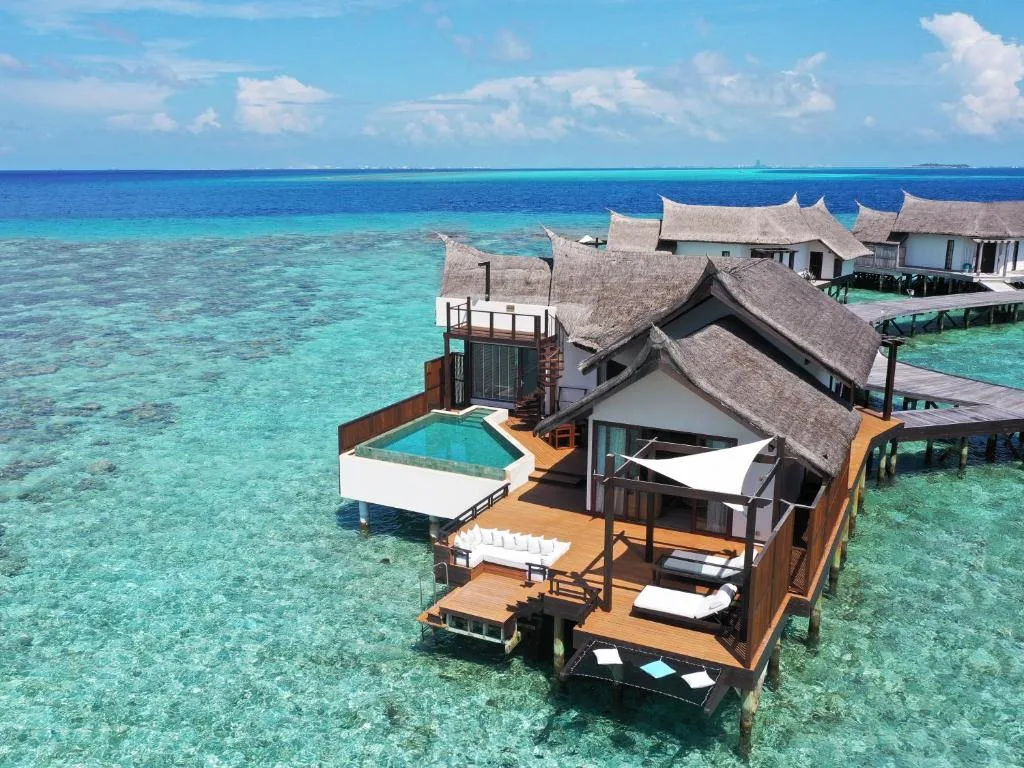 OZEN RESERVE BOLIFUSHI: another view