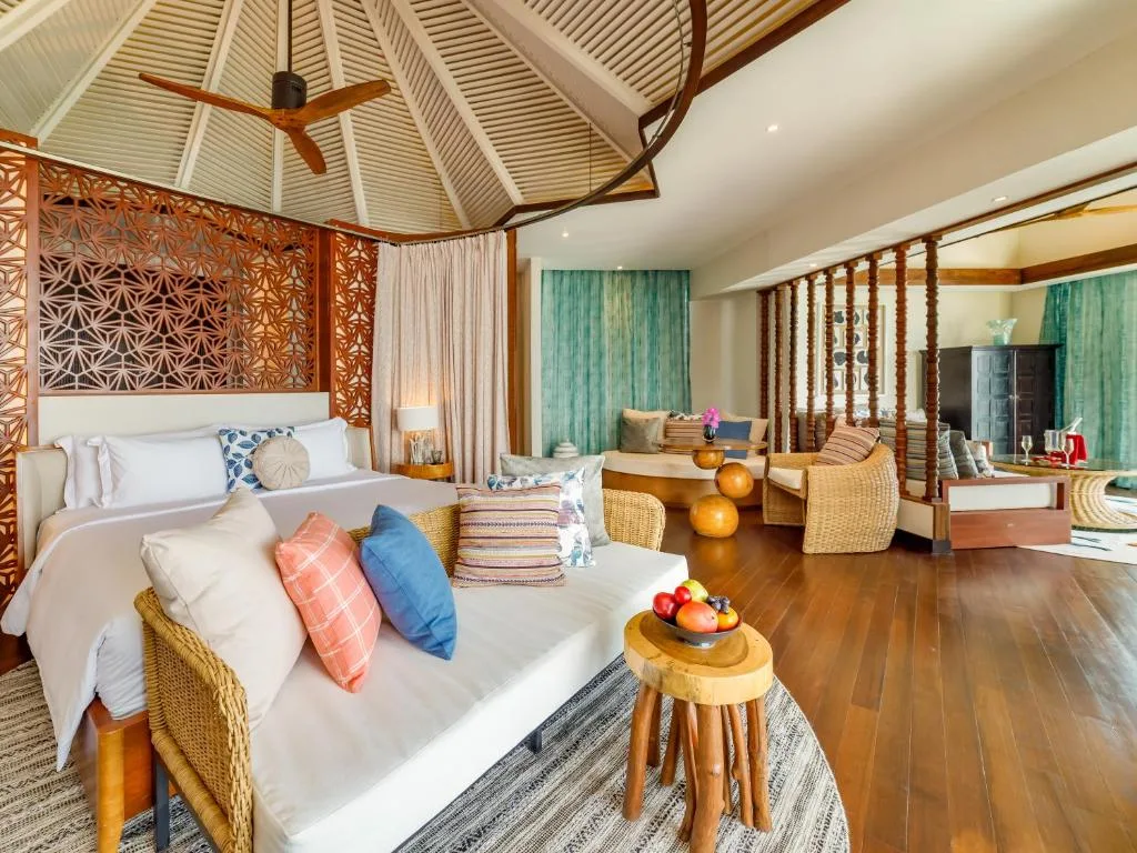 OZEN RESERVE BOLIFUSHI: another view
