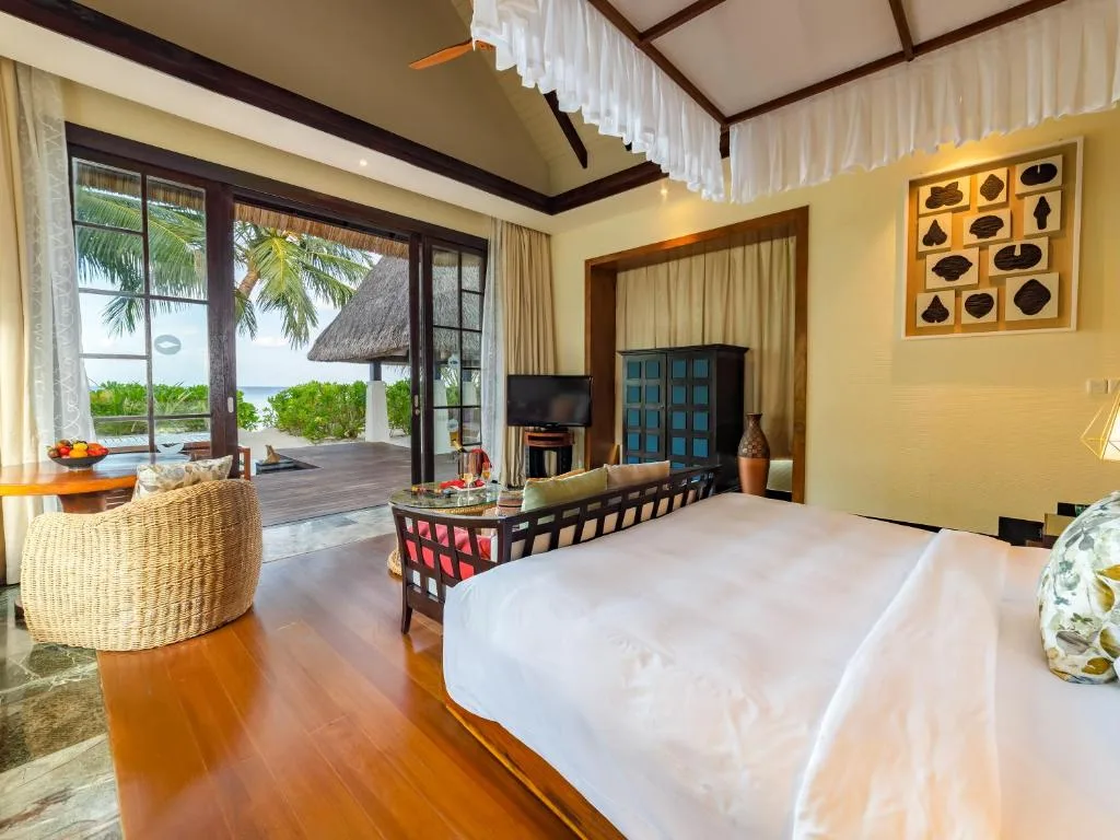 OZEN RESERVE BOLIFUSHI: another view