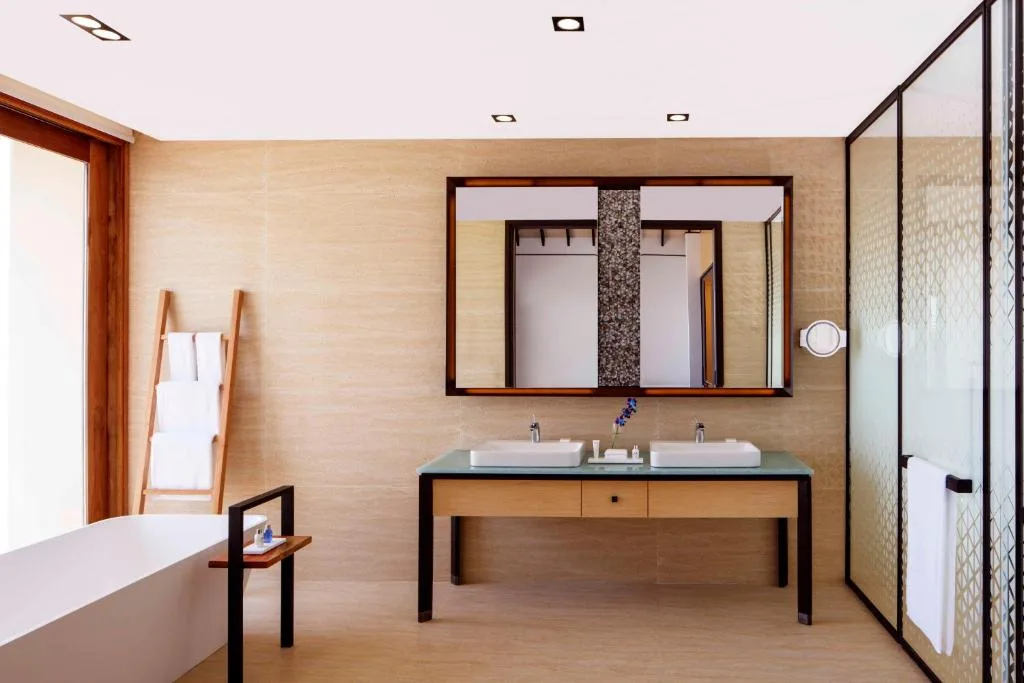 Radisson Blu Resort Maldives: another view