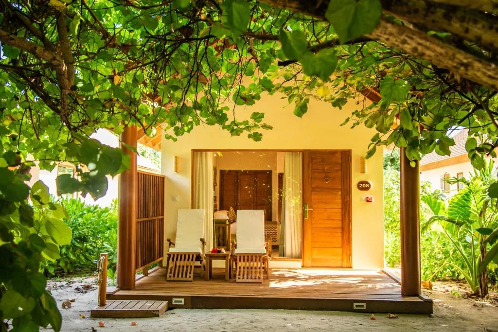 Reethi Faru Resort: another view