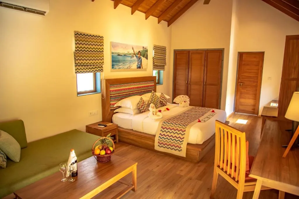 Reethi Faru Resort: another view