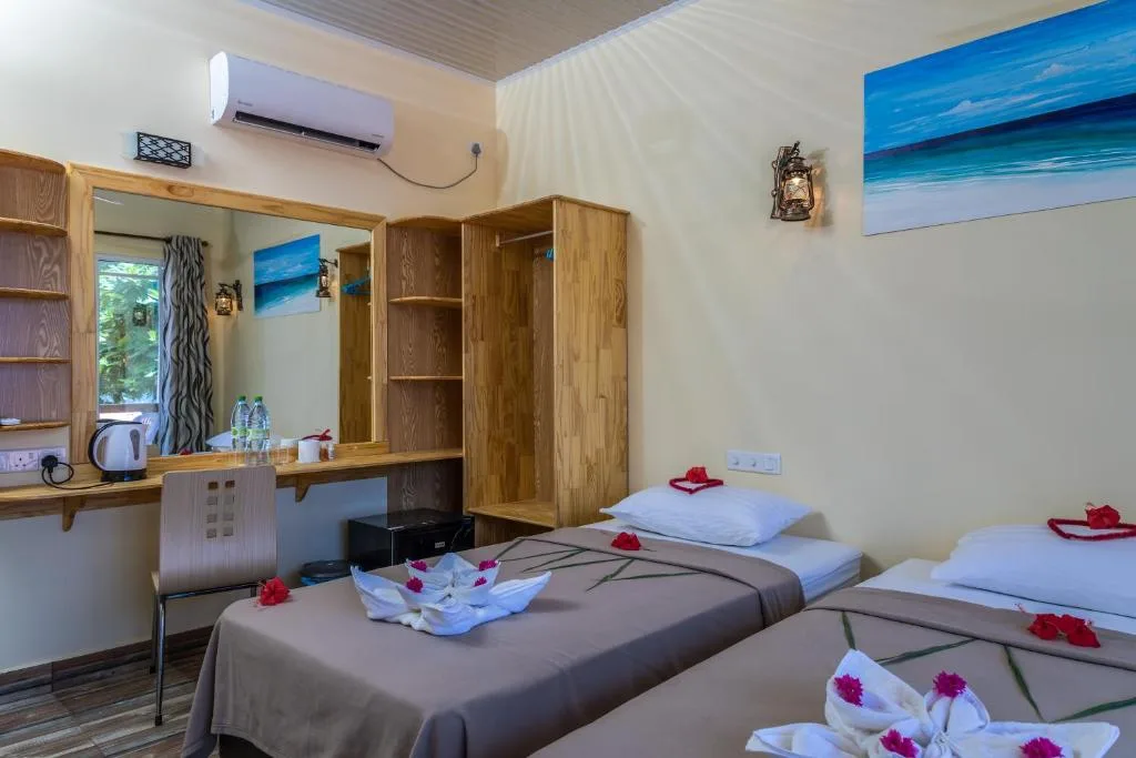Relax Residence Thoddoo Maldives: another view