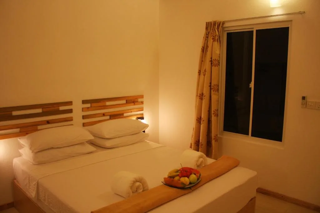 Relax Residence Thoddoo Maldives: another view