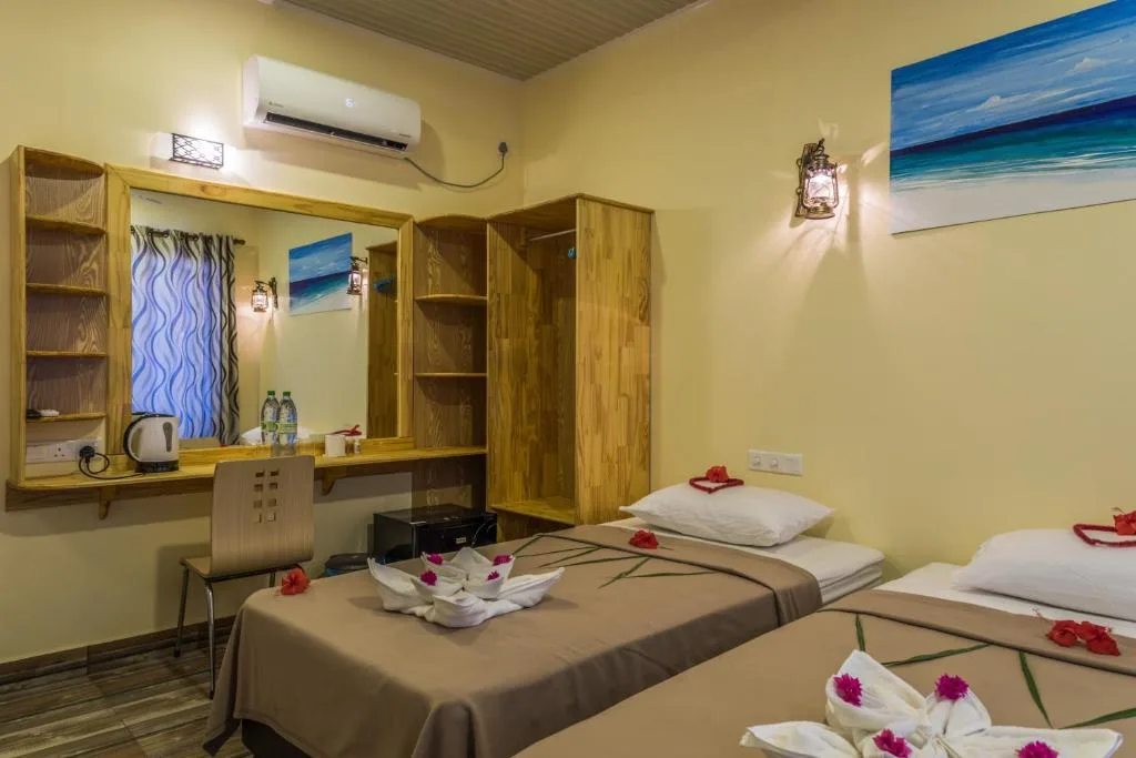 Relax Residence Thoddoo Maldives: another view