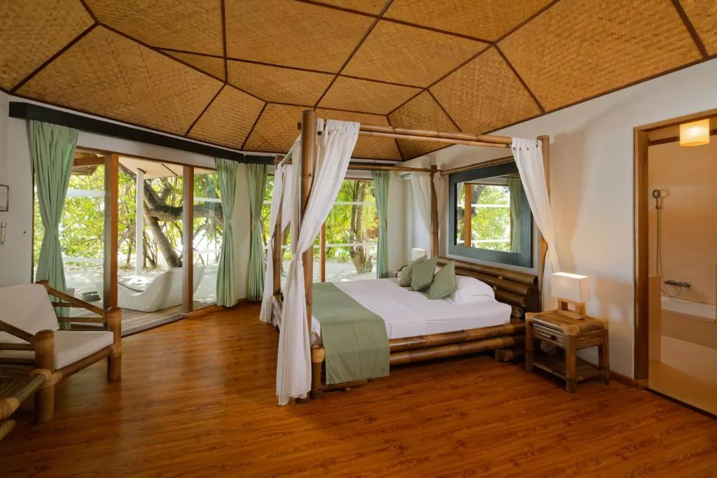 Safari Island Resort & Spa Maldives: another view