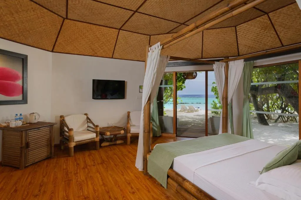 Safari Island Resort & Spa Maldives: another view