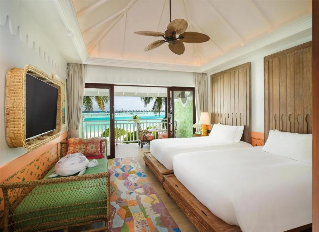 SAii Lagoon Maldives, Curio Collection By Hilton: another view
