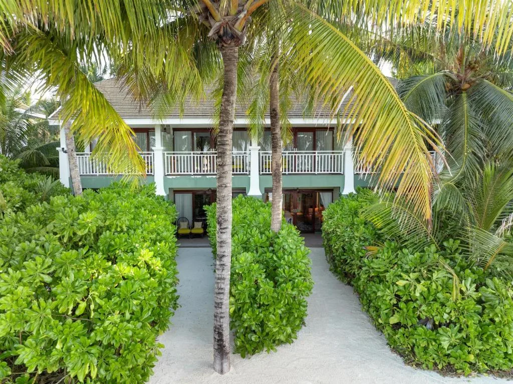 SAii Lagoon Maldives, Curio Collection By Hilton: another view