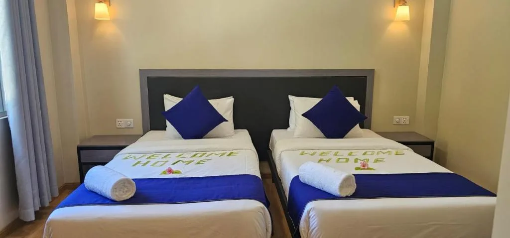 Seaside Dhangethi Inn: another view