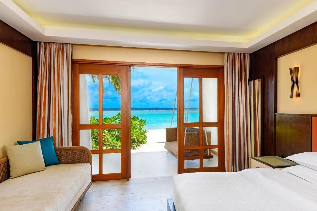Sheraton Maldives Full Moon Resort & Spa: another view