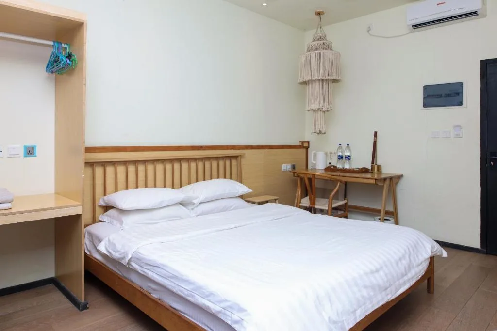 Tranquila Beach Hotel: another view