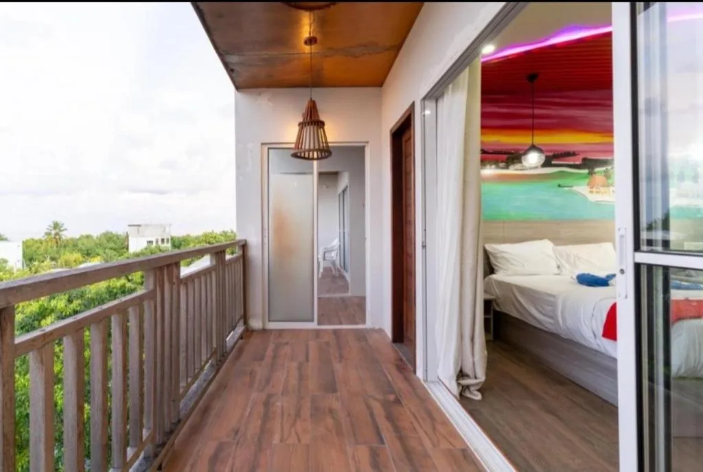 Ukulhas Villa Hotel & Spa: another view