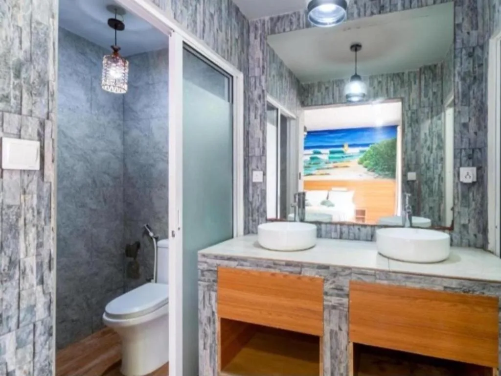 Ukulhas Villa Hotel & Spa: another view
