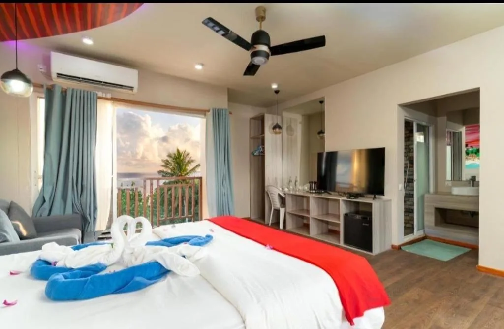 Ukulhas Villa Hotel & Spa: another view