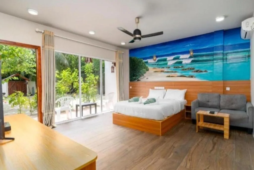 Ukulhas Villa Hotel & Spa: another view