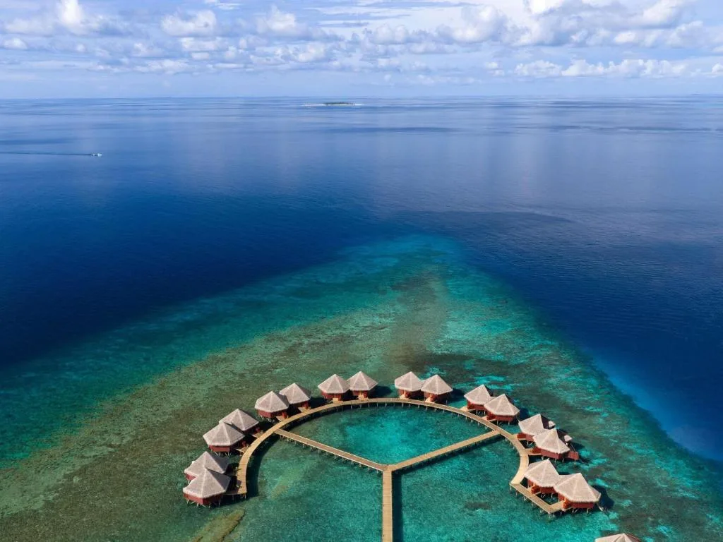V Villas Maldives at Mirihi, MGallery Collection: another view