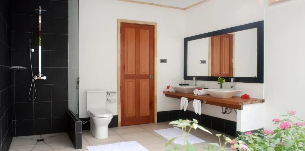 Vilamendhoo Maldives Resort Island: another view