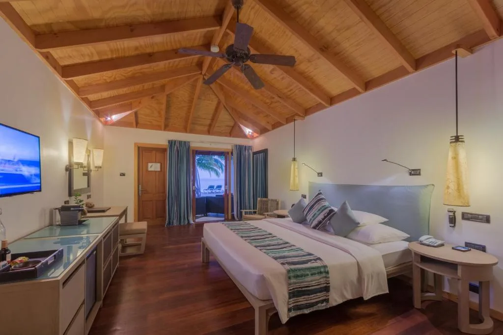 Vilamendhoo Maldives Resort Island: another view