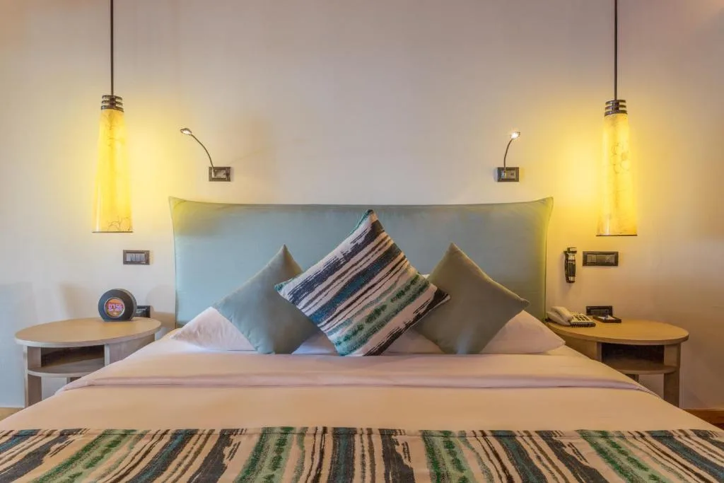 Vilamendhoo Maldives Resort Island: another view