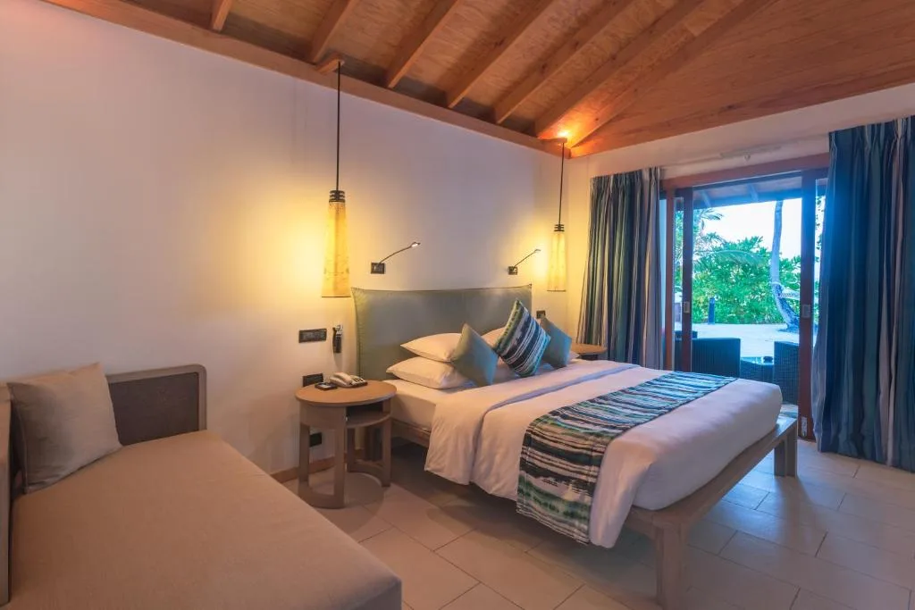 Vilamendhoo Maldives Resort Island: another view