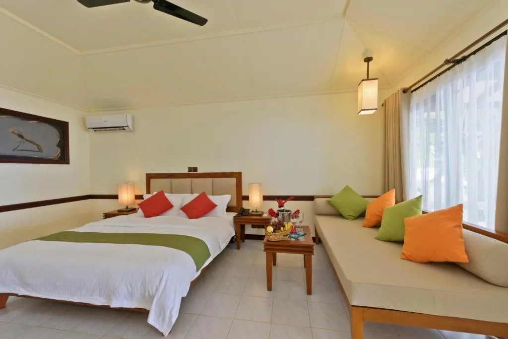 Villa Nautica Paradise Island Resort: another view