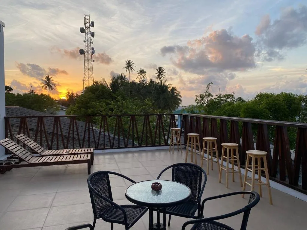 Violet Inn Hotel: another view
