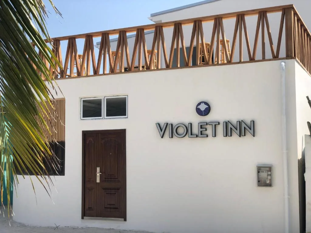 Violet Inn Hotel: another view